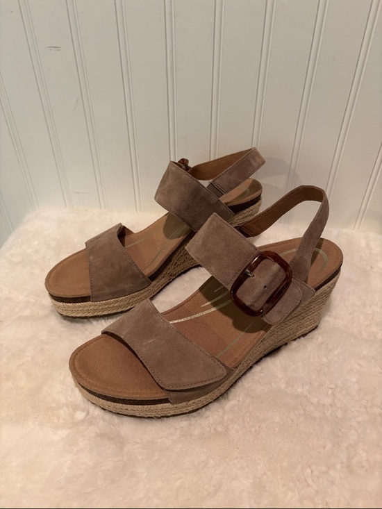 Aetrex Shoes - Women’s Taupe Aetrex Ashley Support Wedge Size 10